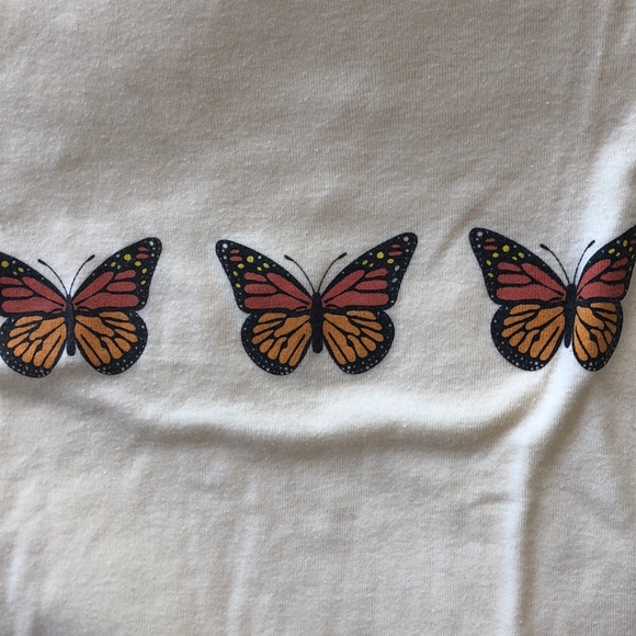cropped butterfly top - Picture 2 of 3